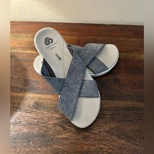 Clark’s Cloudsteppers strappy slide‎ sandals size 7